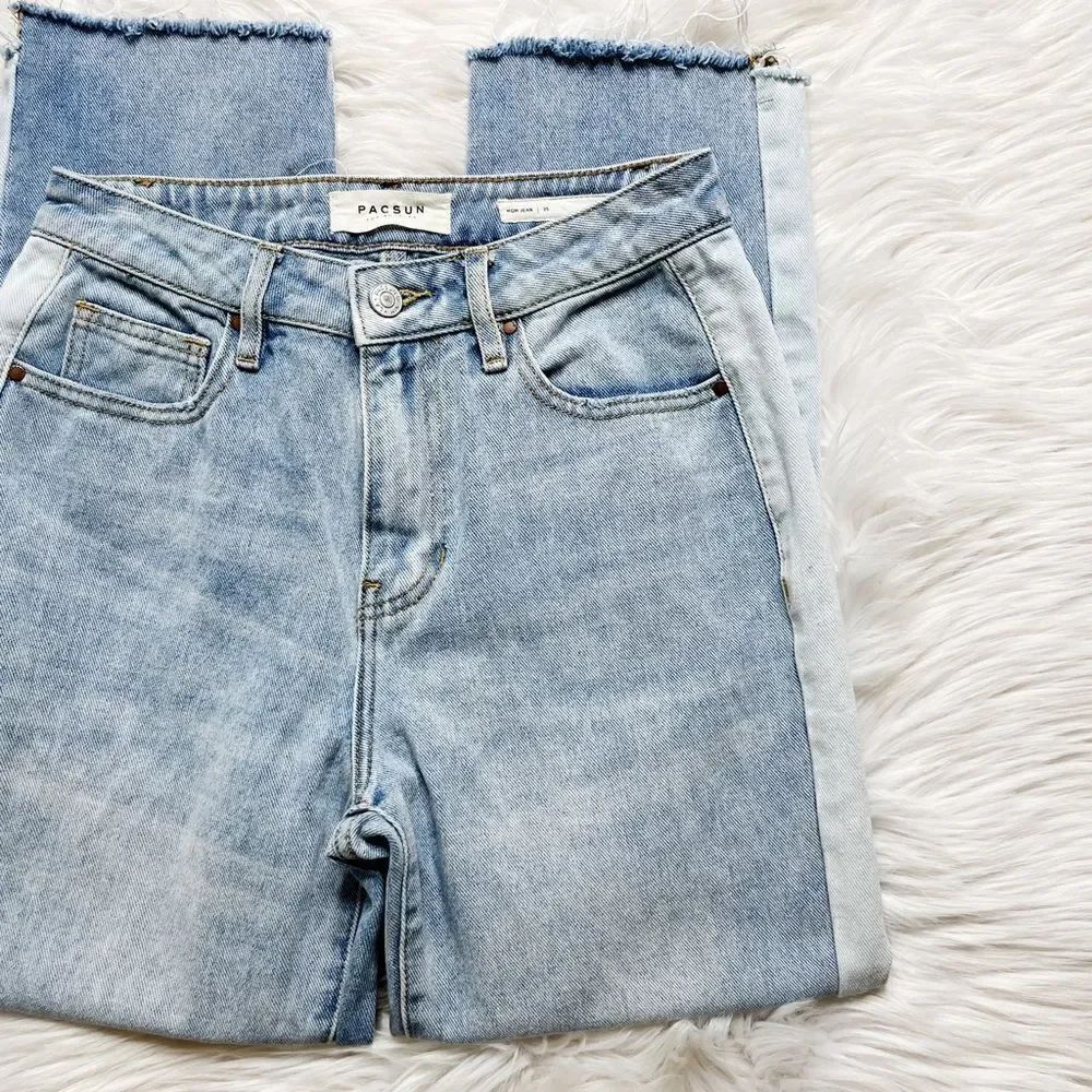 PACSUN High Rise Mom Jean Light Denim Wash Blue Size 25
